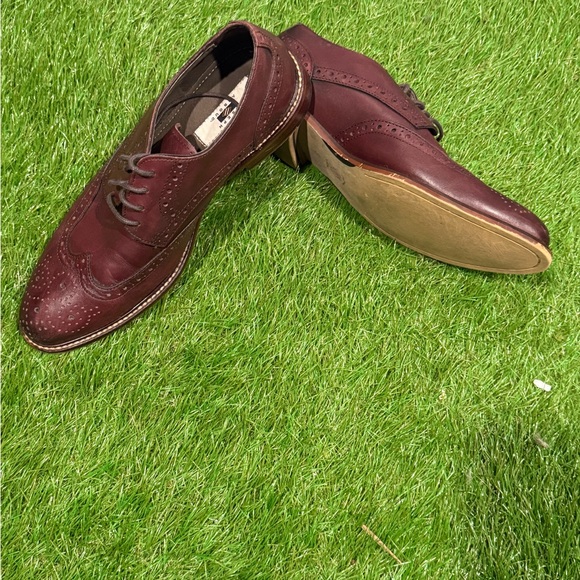 Joseph Abboud Burgundy Leather Oxfords - size 8